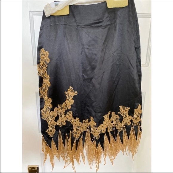 Cache Skirt 100%Silk Black/Gold - Picture 1 of 6